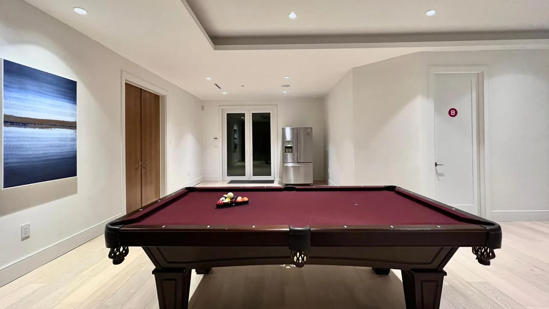 Проживание в семье Two King Bedroom W Bath&Living Room Ванкувер