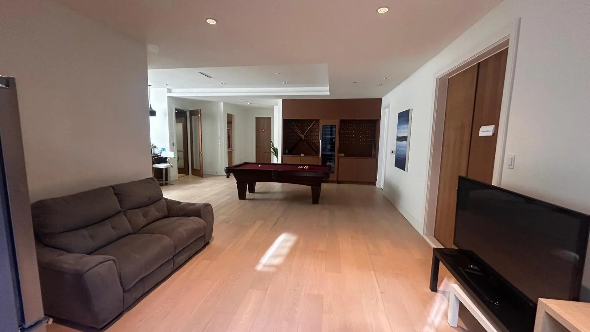 홈스테이 Two King Bedroom W Bath&Living Room 밴쿠버